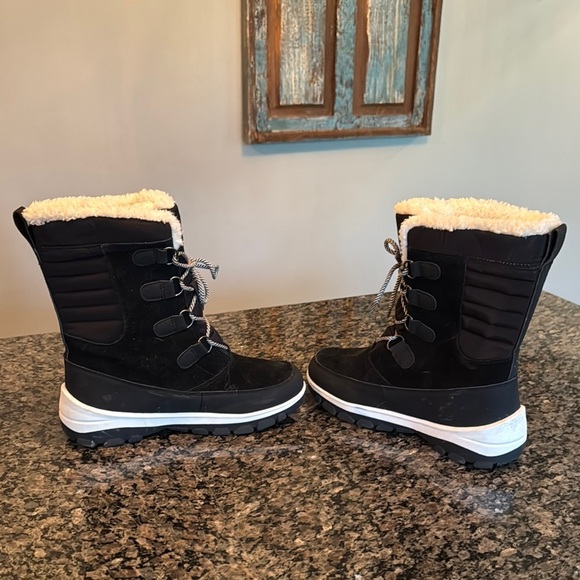 Thermolite Eco Mode Black Boots with Cream Lining EUC 9 - Picture 6 of 13